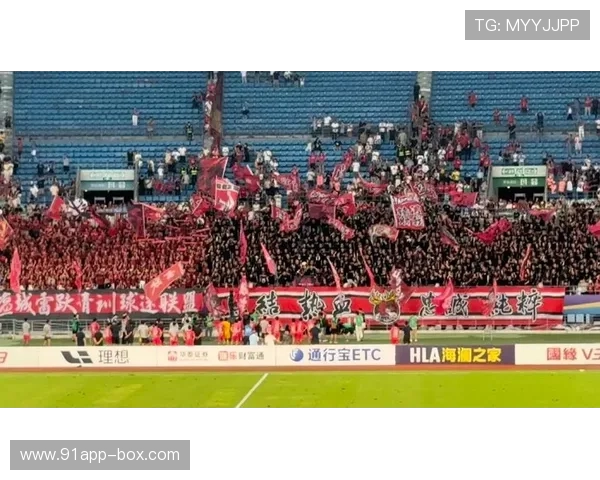 盐城主场 2-0 力克镇江！31833 名球迷见证苏超榜首之争(1)